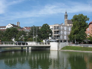 Rathaus und Schlosskirche vom Oberen See aus