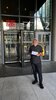 Michael Leibrecht übergibt für Pro Gäubahn den offenen Brief in der Berliner DB-Zentrale